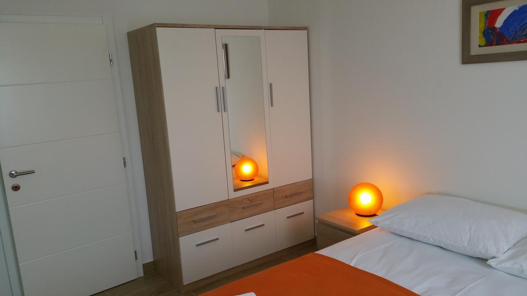 Apartments Ivancic Novi Vinodolski Szoba fotó